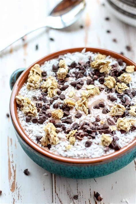 Featured image of recipe Coconut Chocolate Smoothie Bowl